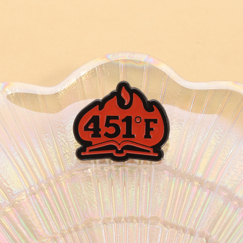Fahrenheit 451 Book Enamel Pin - مراجعة Science Buddies وسعره