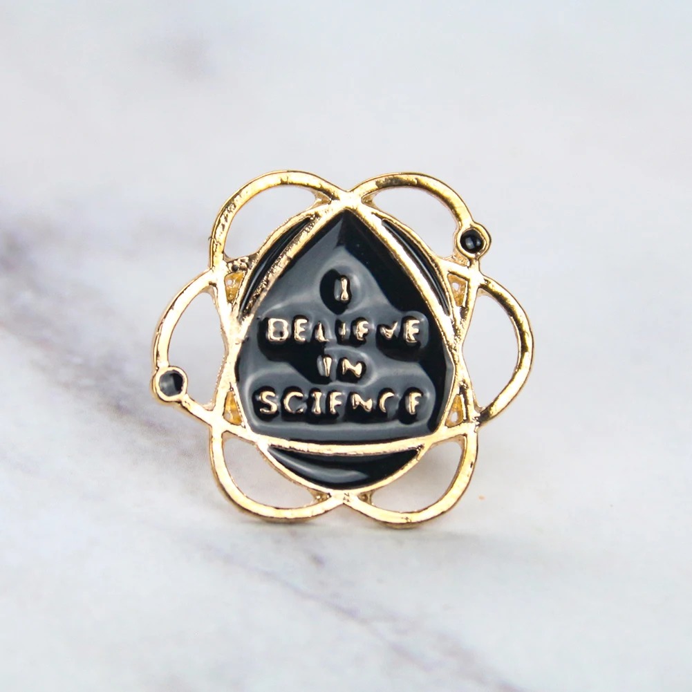 Science Themed Atom Brooch Hun - مراجعة Science Hunter وسعره
